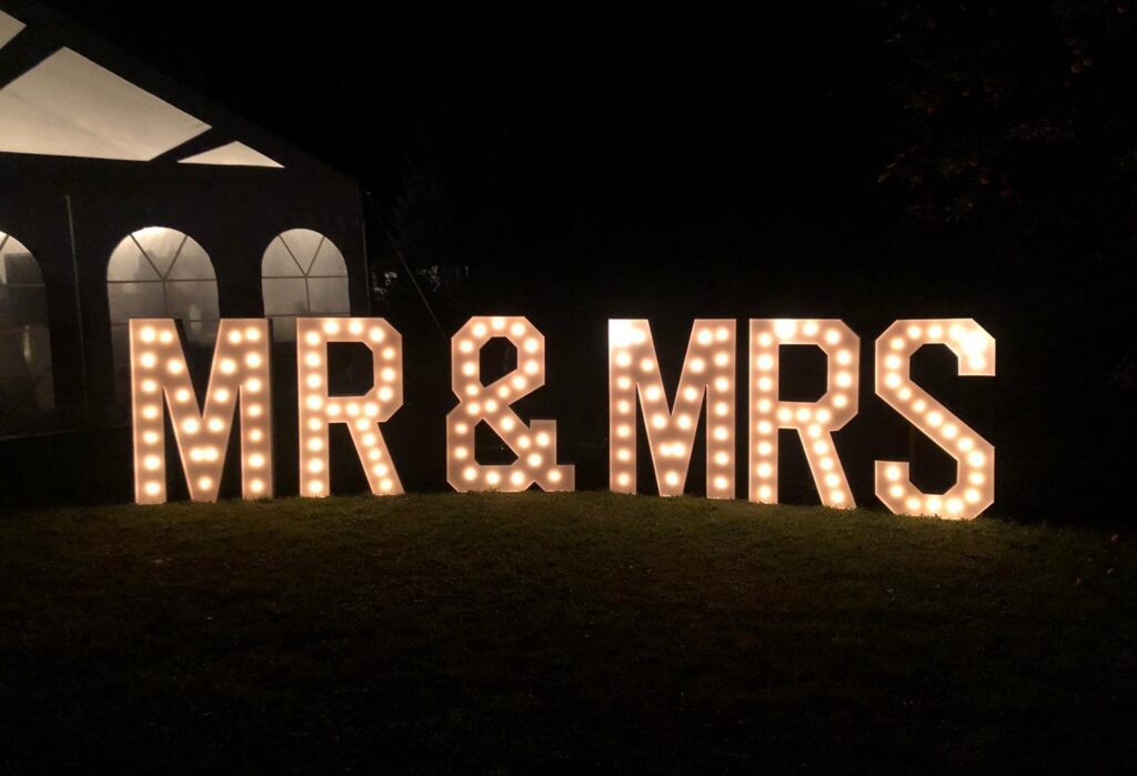 Mr & Mrs-Belleville Marquee Lights Decoration