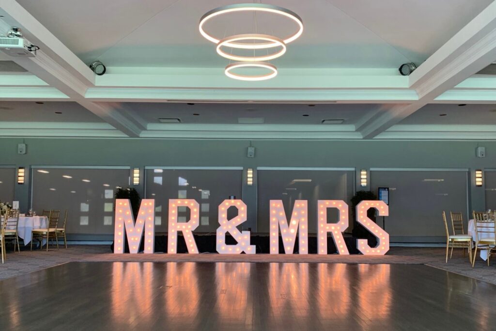 Mr & Mrs - Brockville Event Rentals