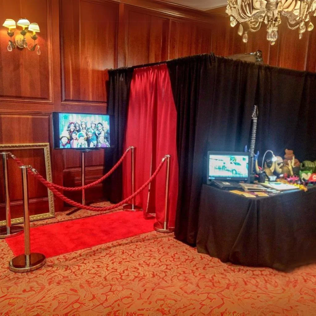 Enclosed Photo Booth Company